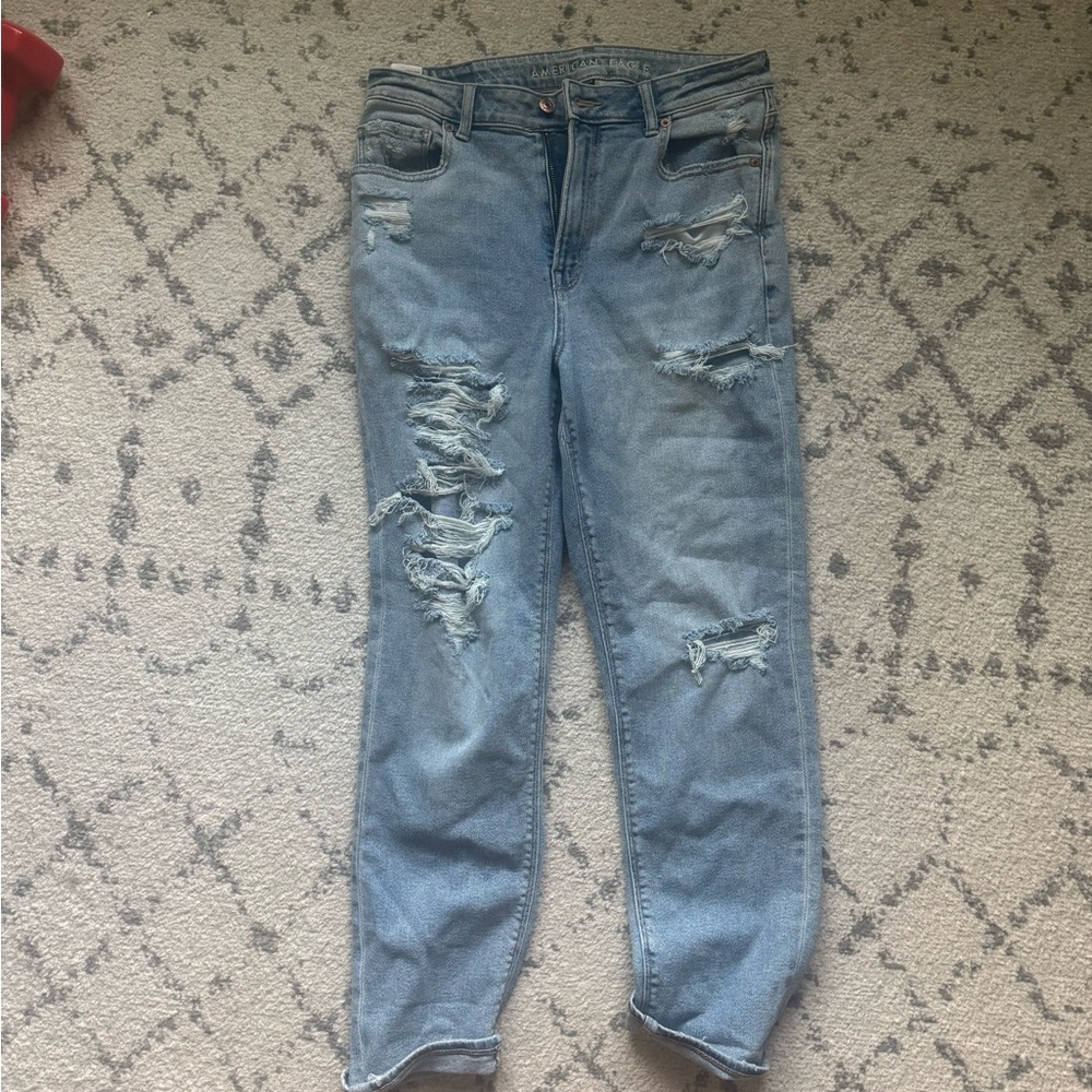 American Eagle Outfitters Light Wash Mom Jeans